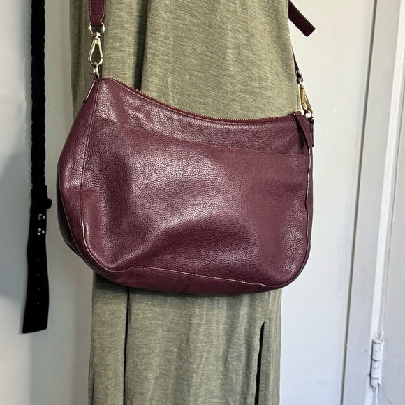 Nordstrom Burgundy Leather Crossbody Bag with Classic Design - Picture 6 of 7